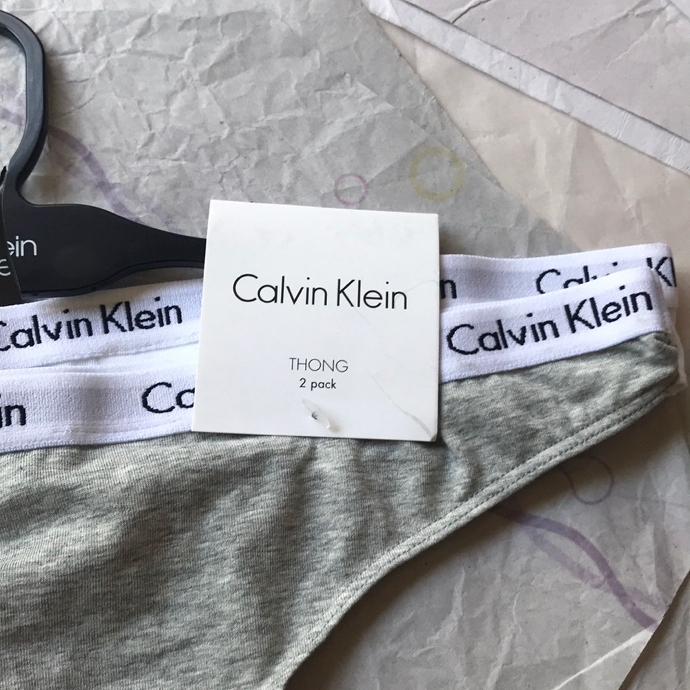 NWT CALVIN KLEIN Cotton 2 Pack Logo Thong Wh/Grey - Picture 2 of 3